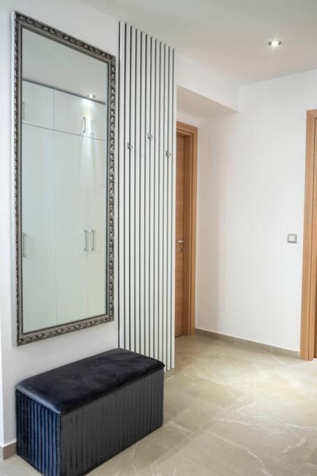 Luxury 2 Bedroom Apartment Bucharest Exterior photo